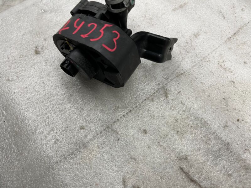 2016-2020 Tesla Model S MS Electric Auxiliary Coolant Water Pump w/ Bracket Assy