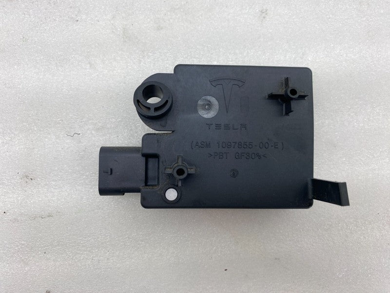109785500E ⭕ 17-23 Model 3 Rear BCM Computer Electronic Body Control Module 1097855-00-E
