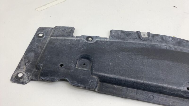 A 166 524 01 30 2016-2019 Mercedes-Benz GLE350 Front Engine Lower Splash Shield Guard Cover OEM