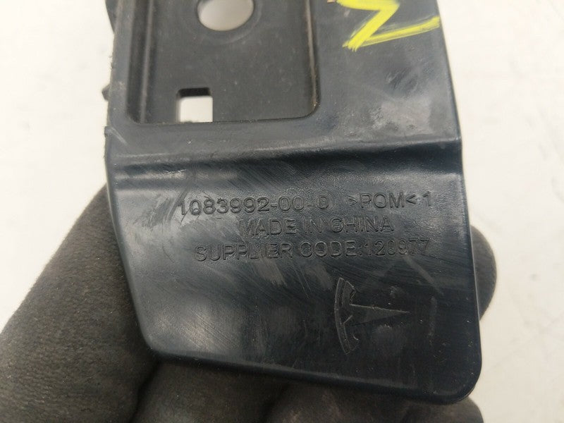 1083992 00 D ⭕ 2017-2023 Model 3 Rear Under Taillamp Bumper Mount Bracket Left 1083992-00-D
