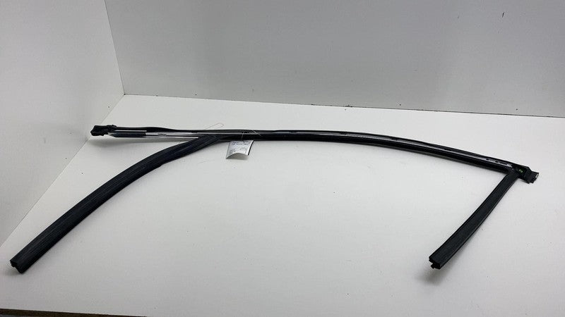 2018-2023 BMW 530e G30 Rear Weatherstrip Run Guide Channel w/ Molding Trim Assy