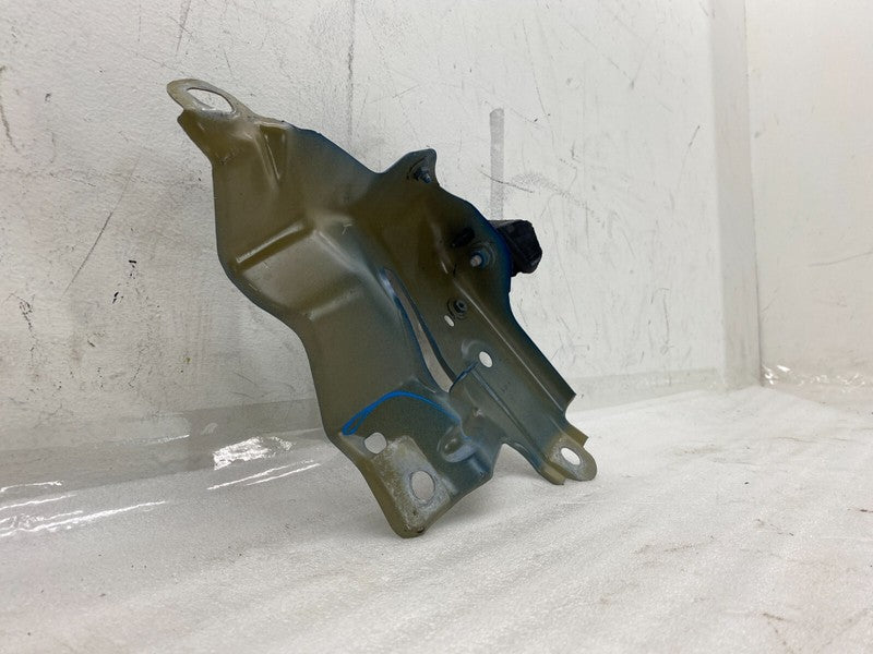 ⭕2020-2024 Tesla Model Y Front Passenger Side Fender Mount Support Bra