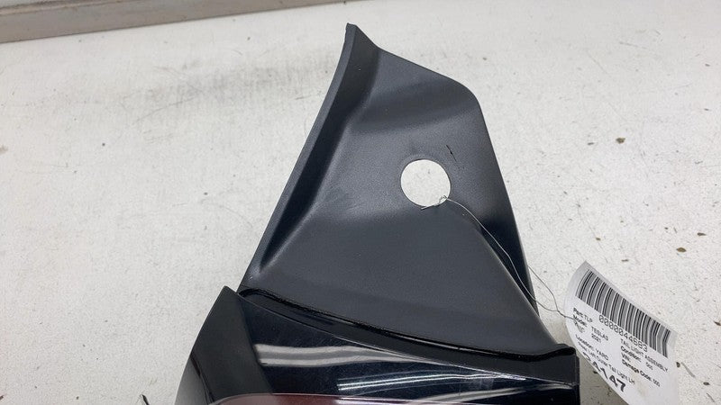 ⭕ 17-22 Model 3 Rear Driver Side Exterior Taillight Outer Tail Lamp Le