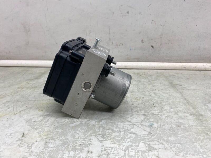 1044745-00-B 2017-2023 Tesla Model 3 M3 Anti-Lock Brake System ABS Pump Module Unit Assembly