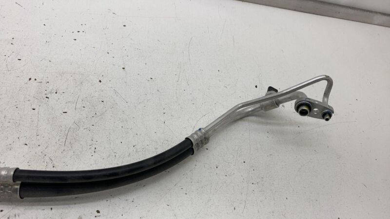 PT00031195D 2022 2023 2024 Rivian R1S Rear AC Lines Fluid Quarter Heater Hose Line Pipe Tube