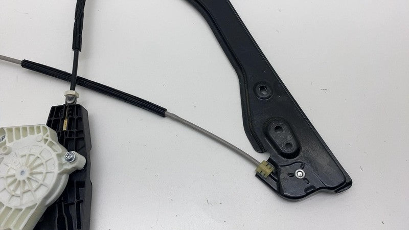 2020-2023 Tesla Model Y Front Passenger Side Door Window Regulator & M