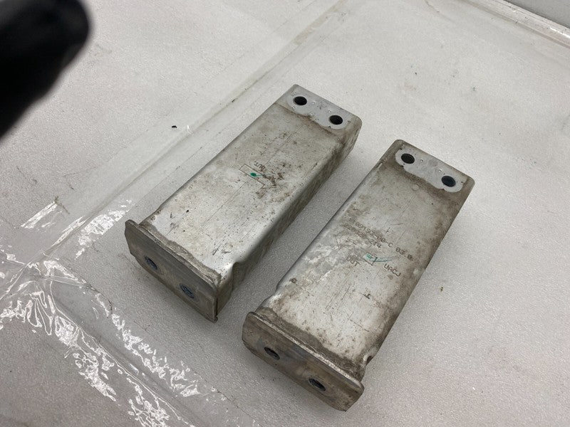 1109193 00 C ⭕17-23 Model 3 Y Front Bumper Reinforcement Crush Can Mount Bracket 1109193-00-C