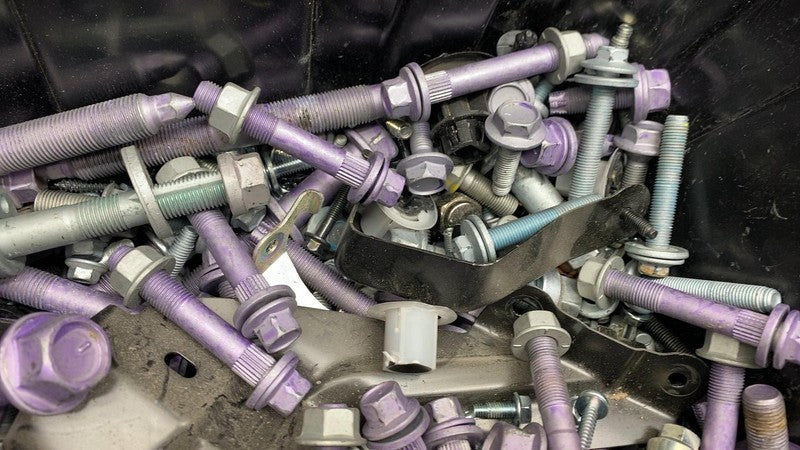 ⭕ 2024 Toyota Prius Set of Bolt