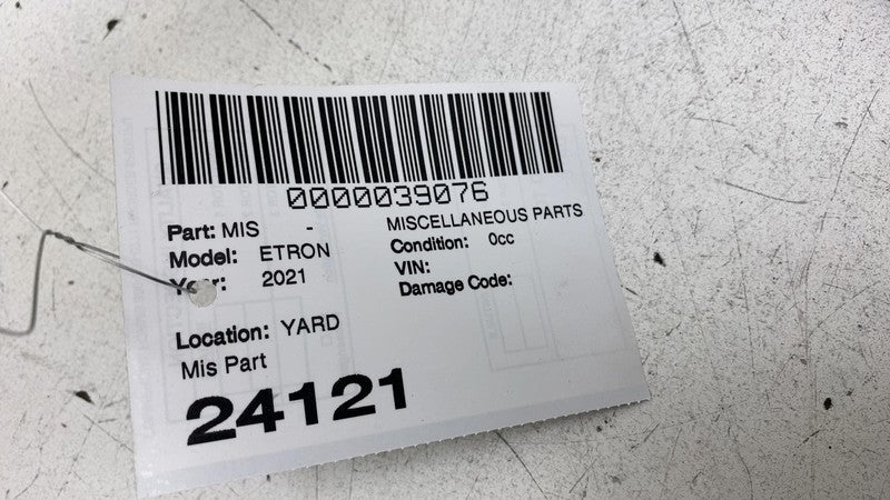 ⭕ 2019-2023 Audi E-Tron Front Right Passenger Side Kick Panel Trim Cover Assy