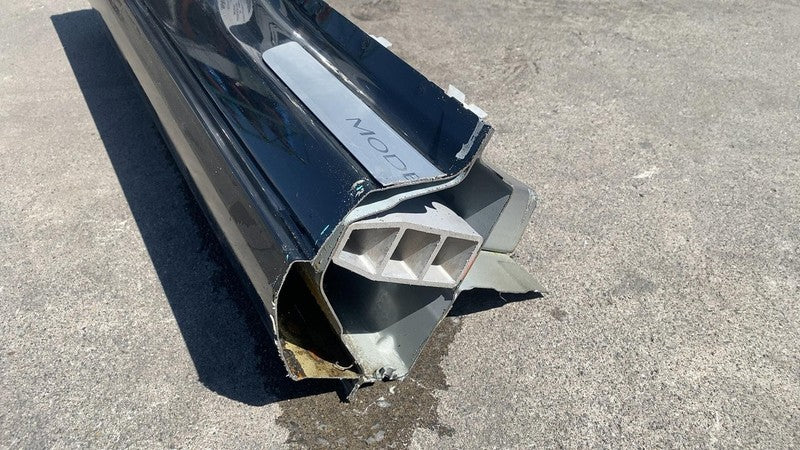 2017-2023 Tesla Model 3 Right Lower Side Skirt Middle B-Pillar Threshold Cutout