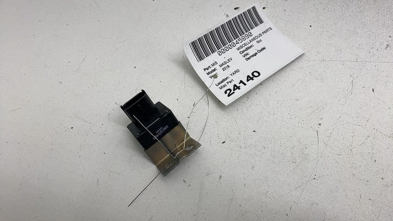 ⭕ 2017-2020 Levante Right Quarter Acceleration Sensor Control Module 6