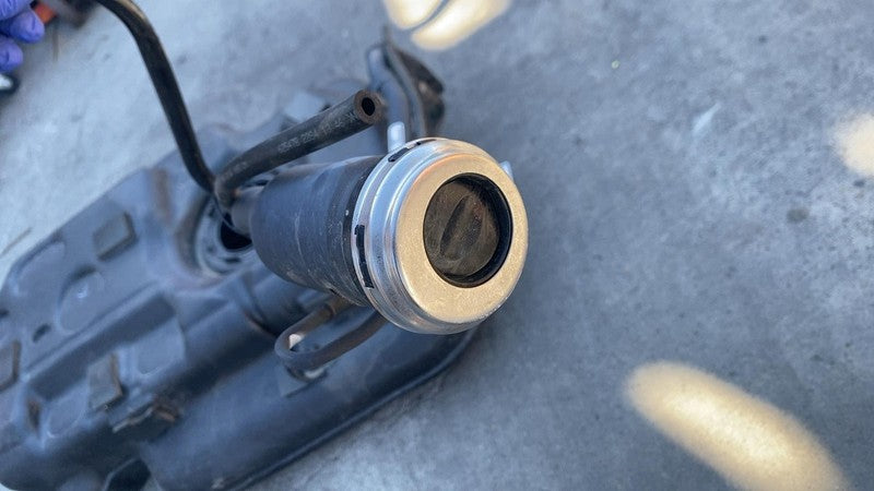 52030439A ⭕ 2017-2025 Chrysler Pacifica Fuel Gas Tank Storage Reservoir Bottle 52030439A