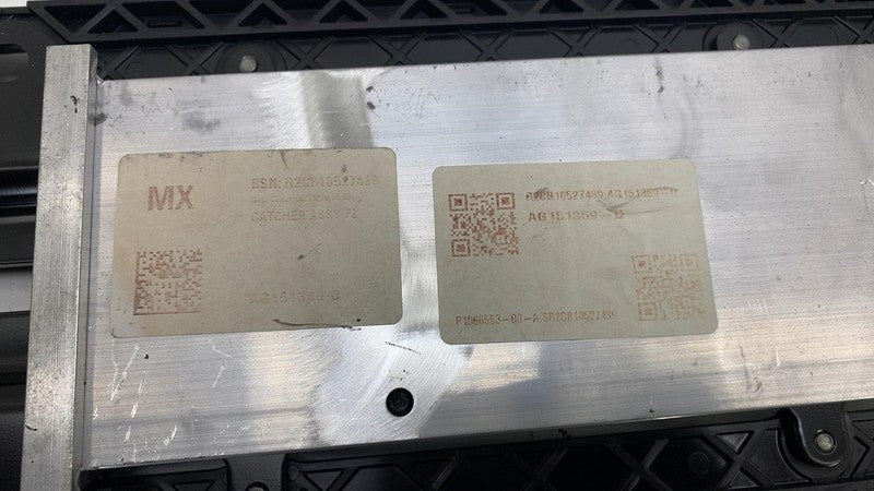 ⭕ 16-20 Model X Rear 2nd Row Middle Seat Floor Plate Catcher Module 10