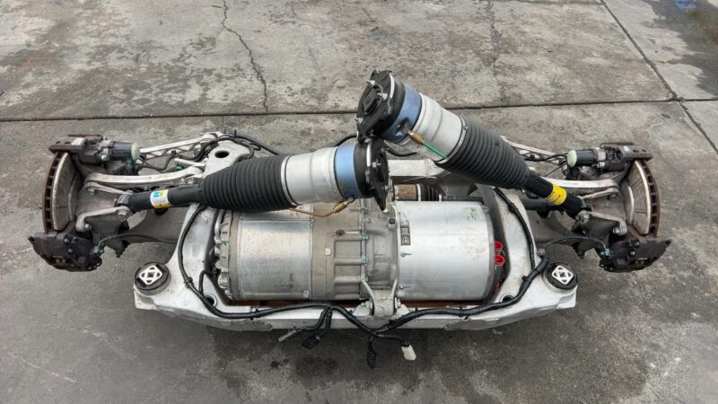 1025598 00 I 2012-2020 Tesla Model S Rear Large Drive Motor w/ Subframe & Suspension SPORT