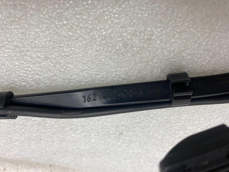 162168700A ⭕ 2017-2023 Tesla Model 3 Front Windshield Wiper Arm & Blade Right 1621687-00-A