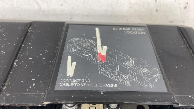 ⭕16-20 Model S Front Trunk Frunk Engine Bay Under Hood Fuse Box 12V 10