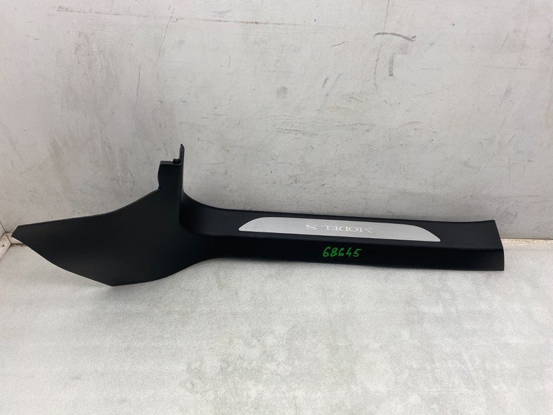 1030391-00-F ⭕2012-2020 Model S Front Right Lower Sill Plate A-Pillar Trim Cover 1030391-00-F