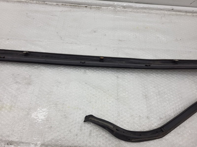 101221500F ⭕12-23 Model S Left Rocker Panel Scuff Plate Molding w/ Rubber Seal 1012215-00-F