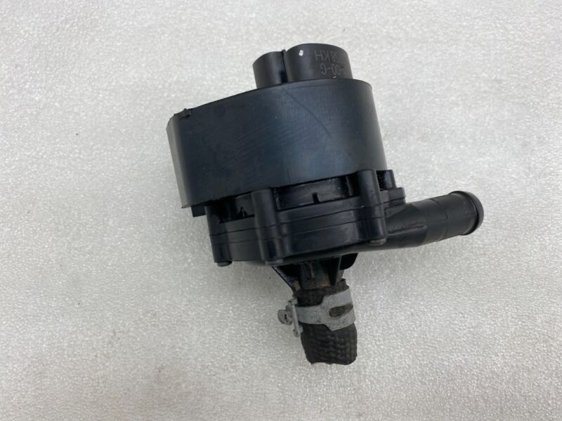 2016-2020 Tesla Model S X Cooling System Auxiliary Water Coolant Pump FWD Assy