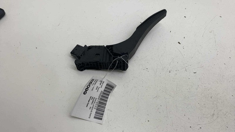 04581677AC ⭕ 2017-2025 Chrysler Pacifica Gas Pedal Accelerator Throttle Sensor 04581677AC