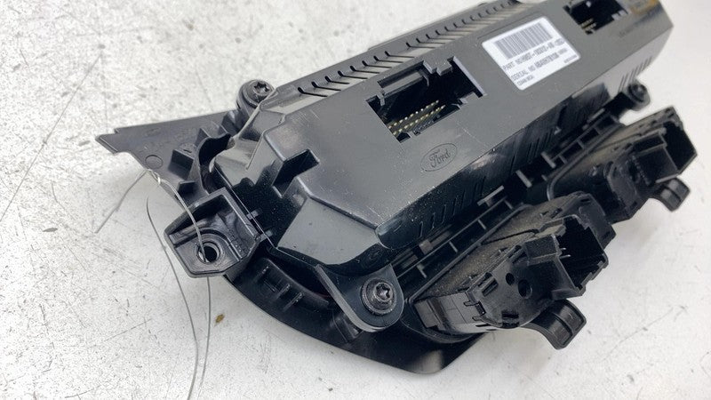 HM5T 18C612 AB 2017 2018 Ford C-Max AC Heat Temperature Control Unit Assembly HM5T-18C612-AB