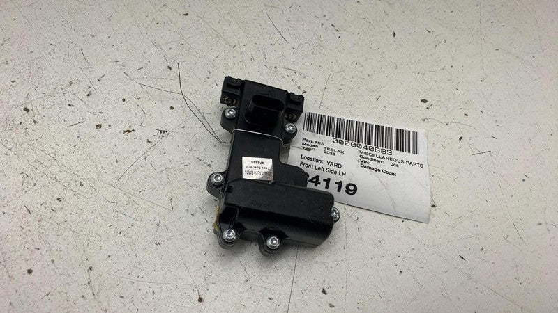 104535300B ⭕ 21-23 Tesla Model X Front Left Door Pop Actuator Control Module 1045353-00-B