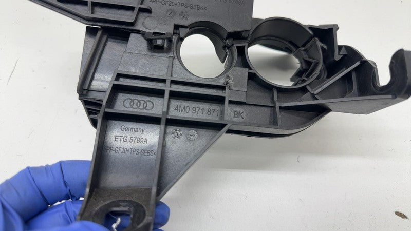 4M0 971 871 ⭕ 2024 Porsche Cayenne Front Right RH Cowl Water Box Grommet Bracket 4M0971871