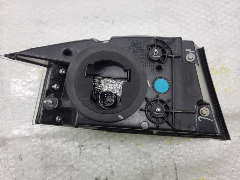 600591900E ⭕ 2012-2022 Tesla Model S Rear Taillight LED Outer Tail Lamp Right 6005919-00-E