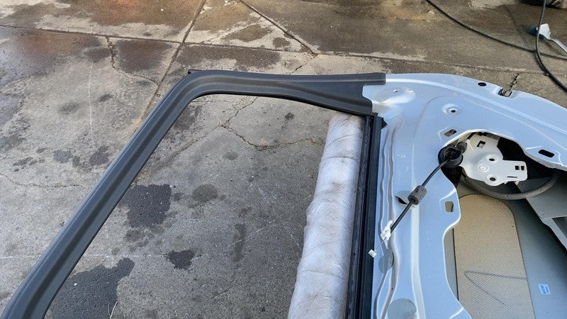 2011-2018 Porsche Cayenne Rear Passenger Side Door Shell Panel Right Silver LX7W