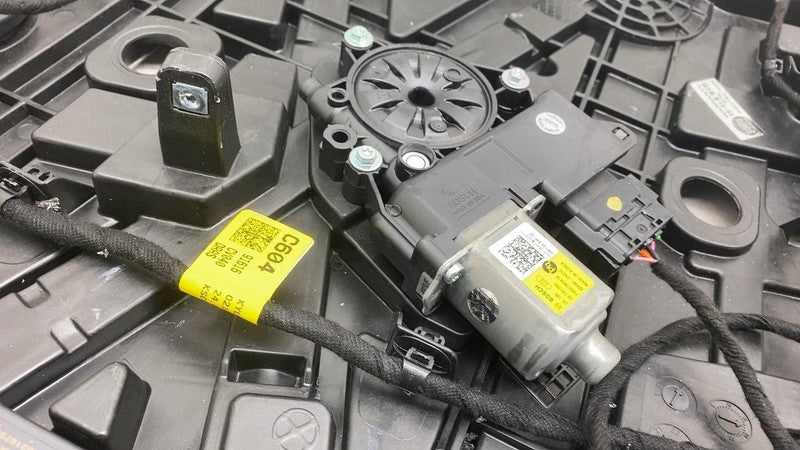 82480CV010 2022-2024 Kia EV6 Front Passenger Door Window Regulator & Motor + Carrier Right