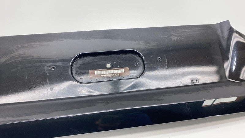 7424734-04 🍩16-19 BMW 740i 750i G11 G12 Trunk Lid License Plate Mount Lower Panel Finisher