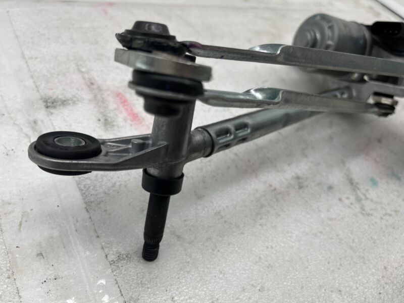 1658936 00 A ⭕ 20-23 Model Y Front LHD Windshield Wiper Linkage Module and Motor 1658936-00-A