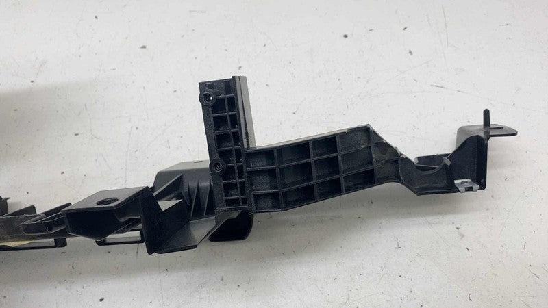 ⭕ 2014-2017 Range Rover Sport Rear Right Trunk Speaker Mount Bracket D