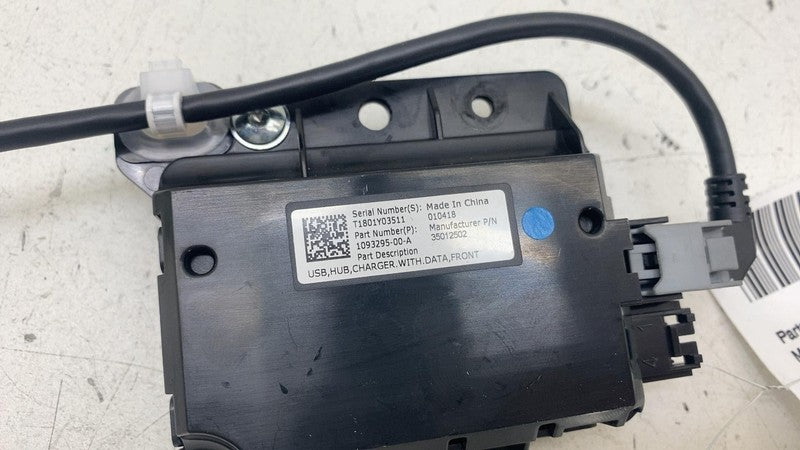 ⭕ 17-23 Model 3 Center Console Front USB Hub Charger Control Module 10