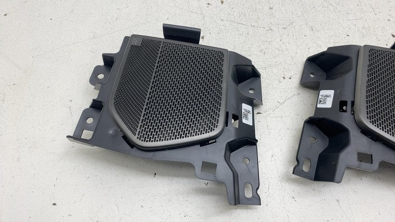 PT00030472-F 22-24 Rivian R1S R1T Speaker Tweeter Mid Range Meridian Audio Sound PT00030472-F