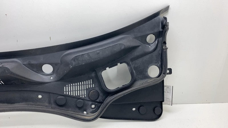 ⭕ 2014-2024 Maserati Ghibli Front Windshield Cowl Vent Grille Panel 67