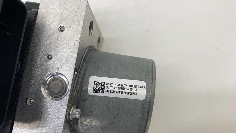 ⭕ 17-23 Tesla Model 3 Anti-Lock Brake System ABS Pump Module Unit 1044
