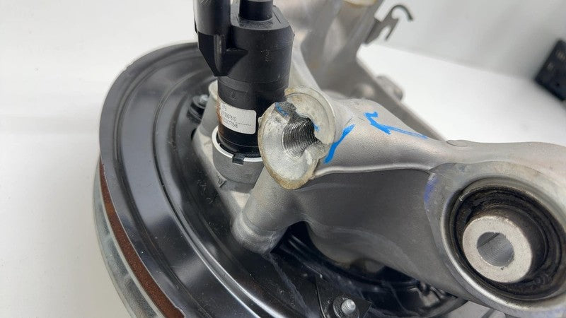 9Y0907616 ⭕2024 Porsche Cayenne Rear Left Spindle Knuckle w/ Rotor & Actuator (PARTS ONLY)