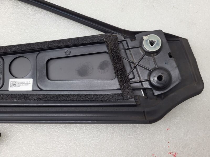 108390200B 16-20 Model X Right B-Pillar Applique Trim Molding w/ Camera & Seal 1092312-98-F