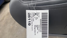 Front Seat VOLKSWAGEN ID4 25