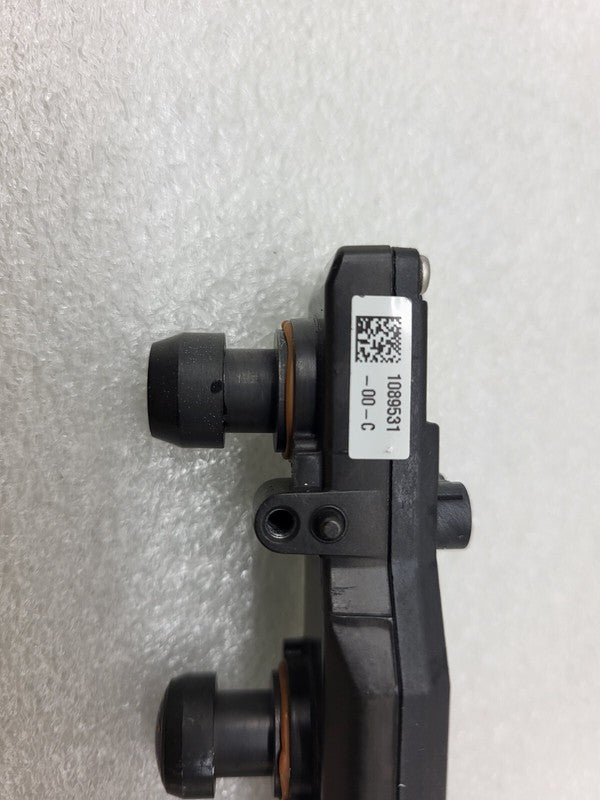 108953100C ⭕ 16-20 Model S Windshield Autopilot Forward Facing Triple Camera 1089531-00-C