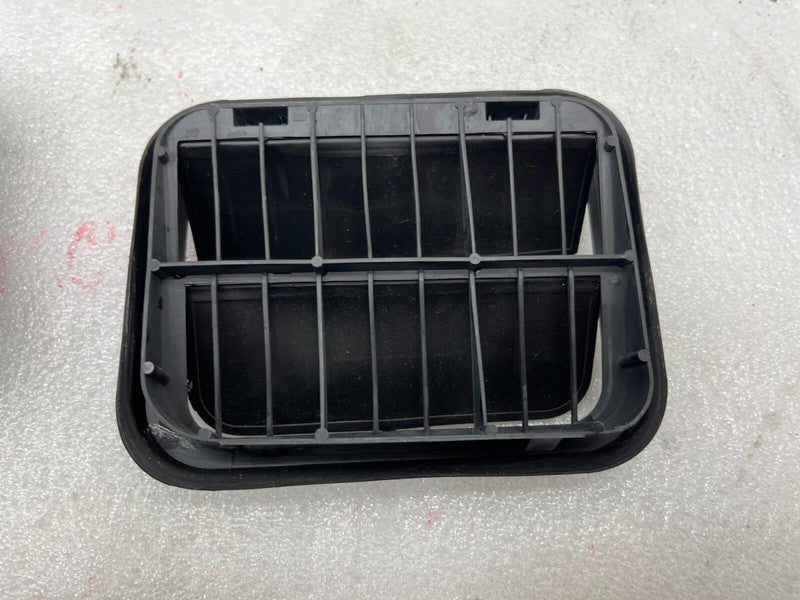2F2A B280B62 AB ⭕12-20 Tesla Model S Rear Quarter Panel Rubber Flap Extractor Air Vent Grille x2