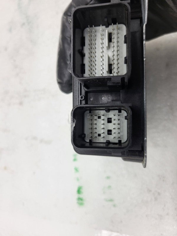 103676700A 16-20 Model X Safety Restraint Control Module Computer (Crash Data) 1036767-00-A