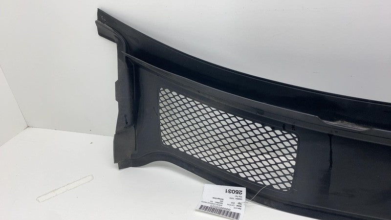 9Y1.819.401.C ⭕ 2019-2024 Porsche Cayenne Front Windshield Cowl Cover Panel Assembly 9Y1819401