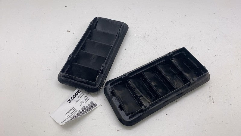 18106265 ⭕ 19-25 Chevrolet Silverado 1500 Rear Left & Right Quarter Vent Grille 18106265