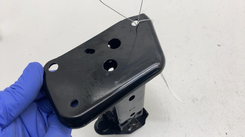 ⭕ 23-24 Toyota Prius Front Driver Side Reinforcement Bumper Bracket Su