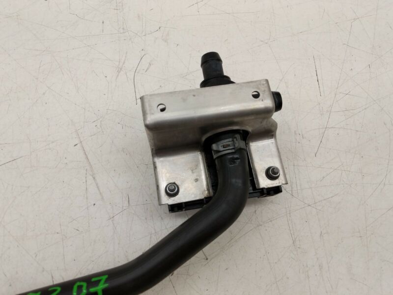 6007370 00 B 2012-2020 Tesla Model S MS 4-Way Coolant Pump Valve Actuator with Pipe & Bracket