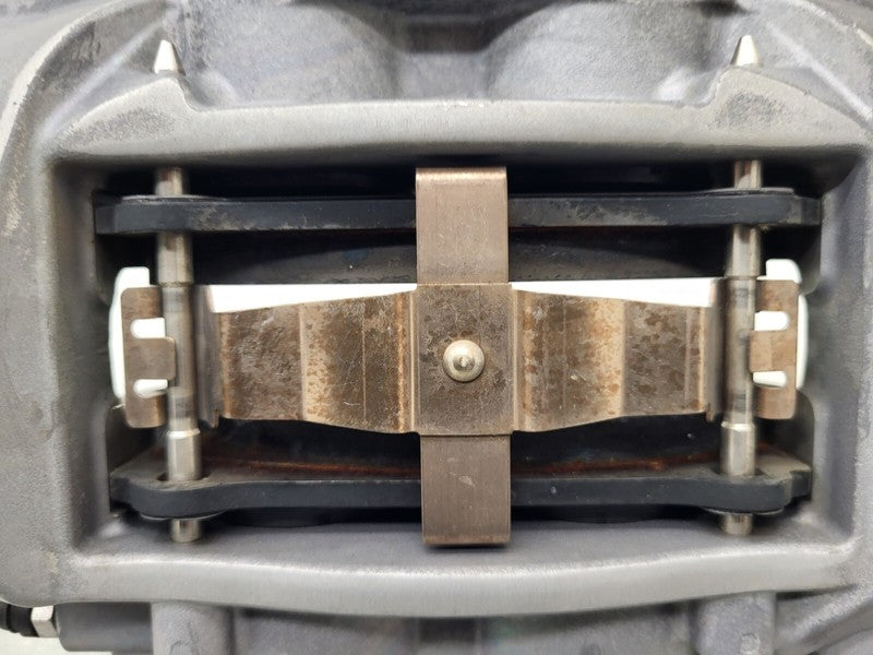 104462200E ⭕17-23 Model 3 Front Passenger Side Caliper + Brake Hose Line Right 1044622-00-E