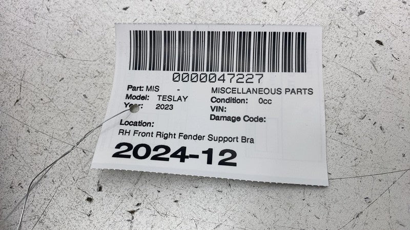 1615548 00 C 2020-2023 Tesla Model Y MY Front Passenger Side Fender Support Bracket Right OEM