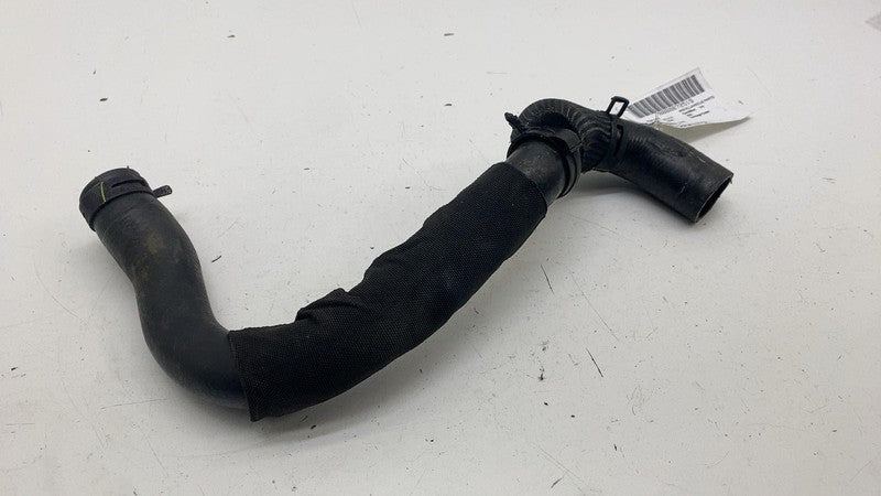 ⭕2019-2025 Chevrolet Silverado 1500 Engine Radiator Coolant Outlet Hos